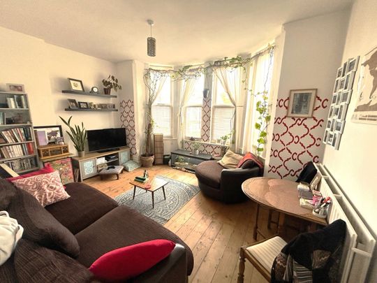 1 Bed Flat, Regent Street, NG7 - Photo 1