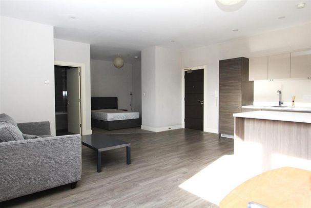 Studio to rent - Photo 1