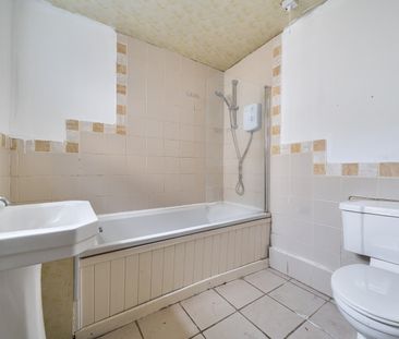 Terraced House to rent - Wykeham Street, Medway, ME2 - Photo 6