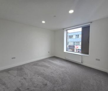 3 bedroom flat to rent - Photo 2