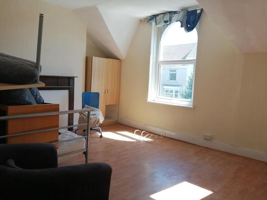 4 bedroom maisonette to rent - Photo 1