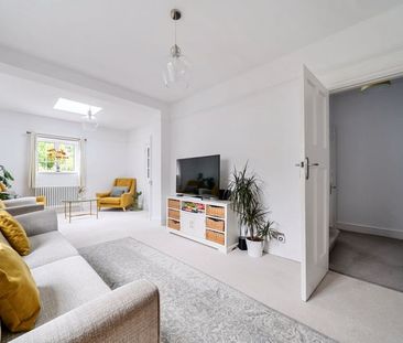 Beacon Hill Road, Hindhead, Surrey, GU26 - Photo 2