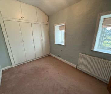 2 bedroom cottage to rent - Photo 2