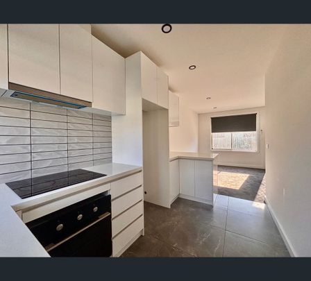 2/58 John St, Glenroy, Vic 3046 - Photo 1