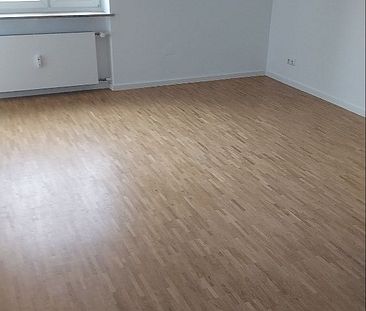 Schöne, modernisierte 2-Zimmer-Wohnung mit Loggia zu vermieten - Foto 3