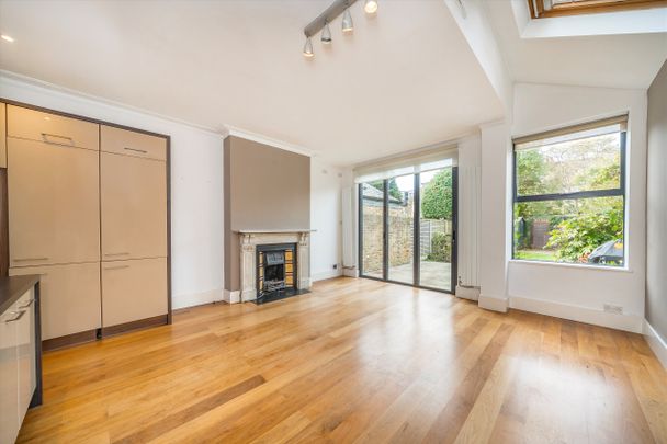 Elm Grove Road, Barnes, SW13, London - Photo 1