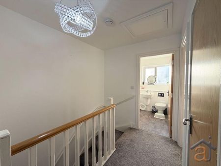 3 bedroom semi-detached house to rent - Photo 5