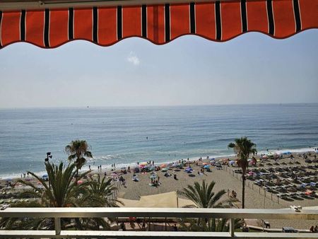 Alquiler de piso en Paseo Marítimo Rey de España - Photo 2