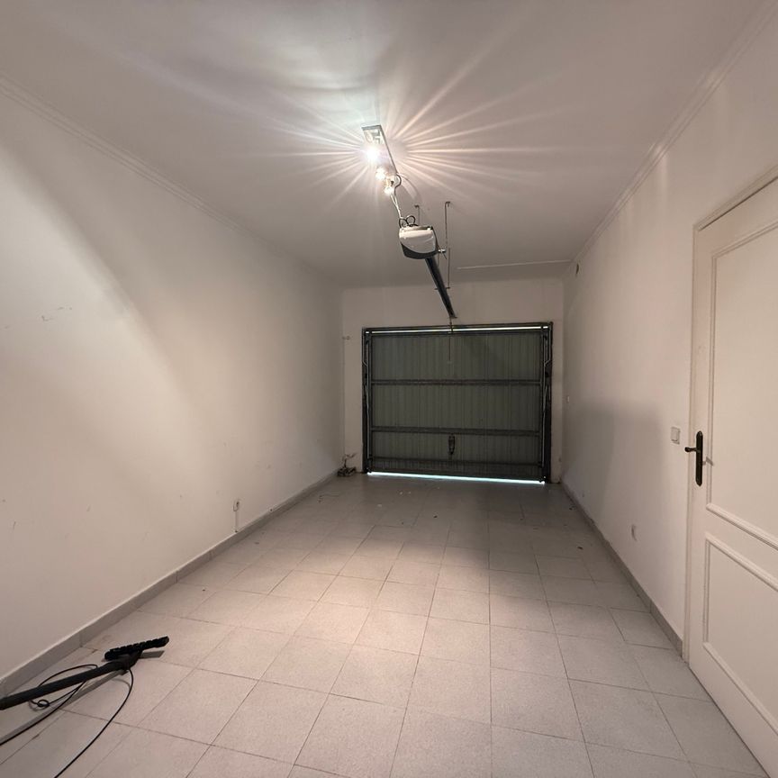 Moradia espetacular V3 em Condomínio pequeno, privado e com piscina - Photo 1