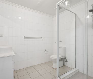 SPACIOUS ONE BEDROOM UNIT FOR LEASE - Photo 5