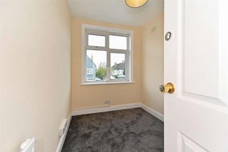 Burnham Avenue, Bognor Regis, PO21 - Photo 3