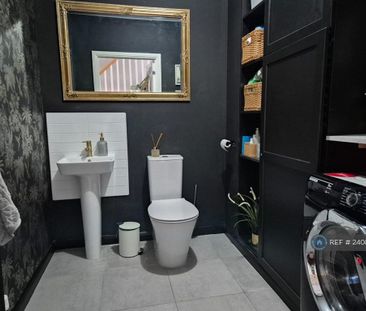 4 bedroom detached house to rent - Photo 6