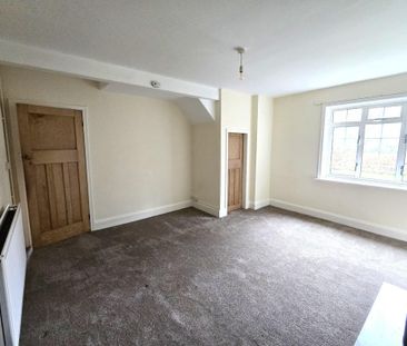 2 bedroom semi-detached house to rent - Photo 3