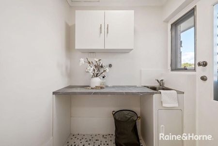 Modern Upstairs Unit in Prime Cosmopolitan Location - Photo 5