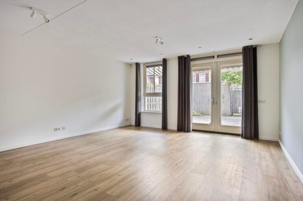 Hillenraad - Photo 1