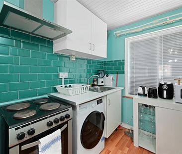 Terraced House To Let - Photo 5