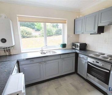 Kings Court, The Avenue, Tadworth, Surrey, KT20 - Photo 6