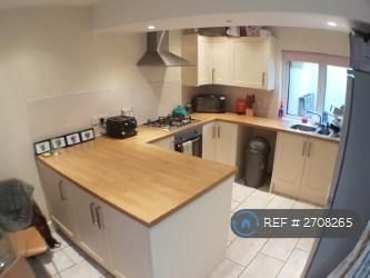 1 bedroom in a house share to rent - Photo 5