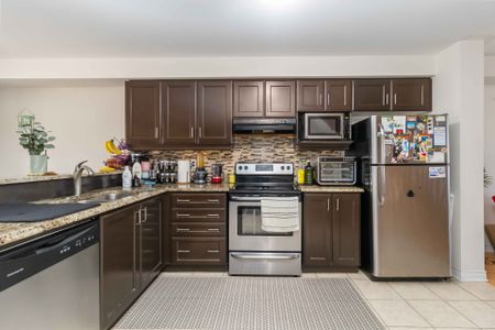 For Lease - 40 Peach Drive, Brampton, Ontario - Photo 2