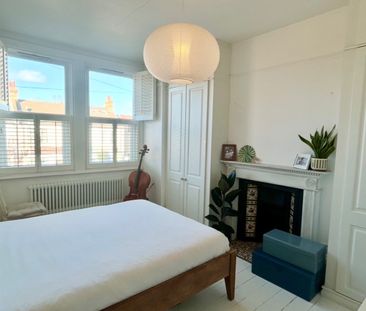 Room in a Shared Flat, Birkbeck Rd, BR3 - Photo 6
