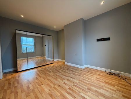 2 Bed Terraced House, West View, LS11 - Photo 4