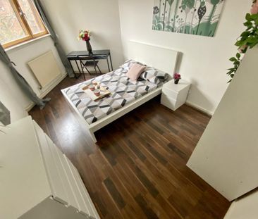 5 bedroom flat share to rent - Photo 4