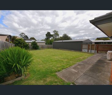 37 Cross St, Newborough, Vic 3825 - Photo 2