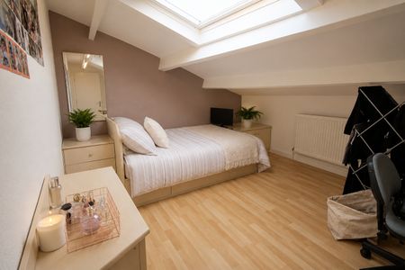6 bedroom terraced house to rent - Photo 4