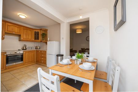 6 Bed Semi-Detached House, Breeze Hill, L9 - Photo 4