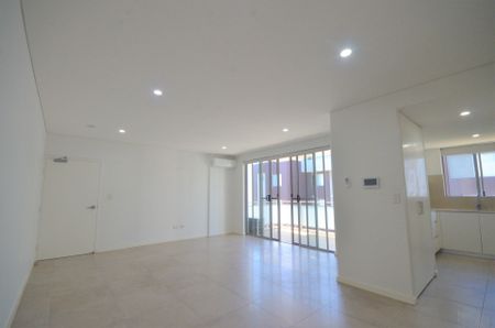 2 Bedroom Apartment - Photo 2