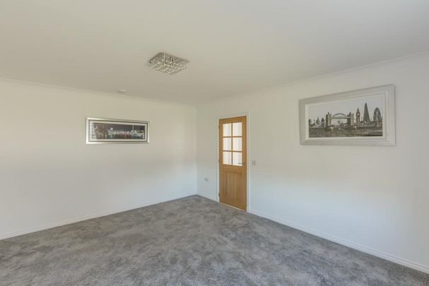 4 bedroom detached house to rent - Photo 1