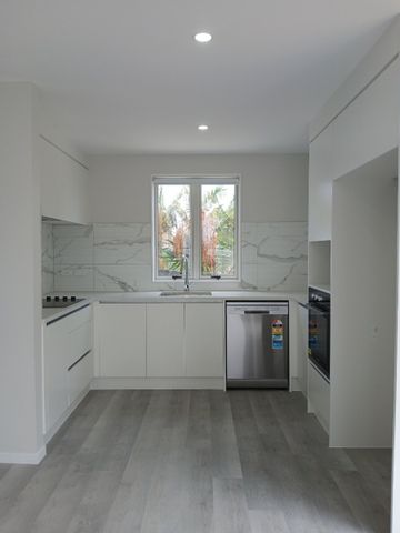 Stunning New Townhouse On Everglade - Photo 3