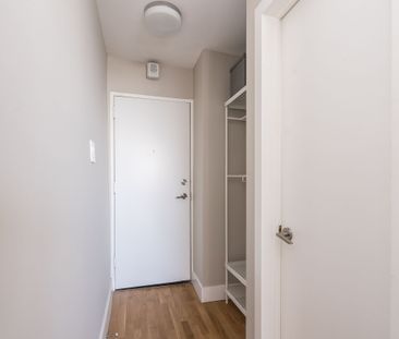 730 St Clarens Avenue - Photo 3