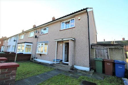3 bedroom terraced house to rent - Photo 2