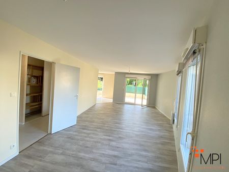 Location Appartement 3 pièces 75m² - Photo 2