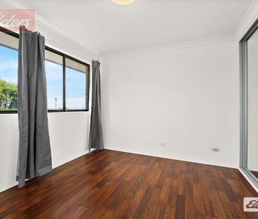 So Convenient - Photo 1