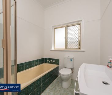 CHARACTER CHARM - Photo 4