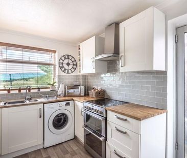 3 bedroom semi-detached house to rent - Photo 6
