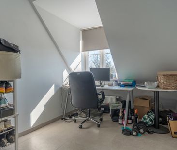 Nieuwbouw appartement met 2 autostaanplaatsen en ruim terras - Photo 4