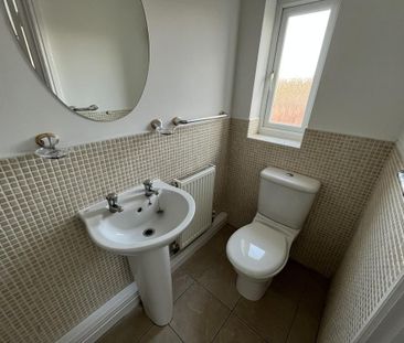3 bedroom semi-detached house to rent - Photo 4