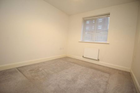 3 bedroom end of terrace house to rent - Photo 4