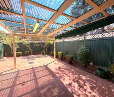 Spacious 3 Bedroom Full Brick Villa - Photo 5