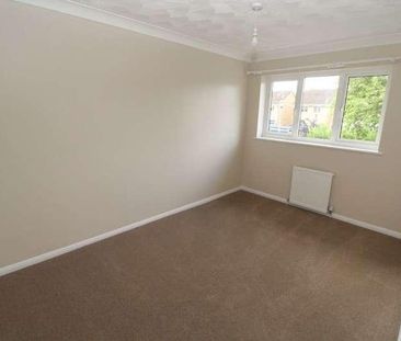 Petersham Close, Newport Pagnell, MK16 - Photo 4