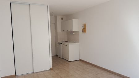 Studio 19.95 m², kitchenette équipée, avec balcon. - Photo 3