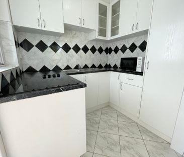 Partially Furnished Oasis in Osborne Park! - Photo 4