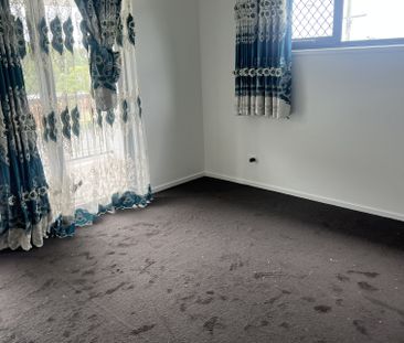 AMT Home, 4 Bedrooms, 3 Bathroom,2 Kitchen, Ducted A/C, Solar - Photo 1