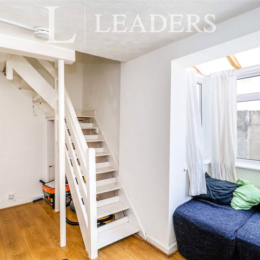 5 bedroom house to rent Exmouth Road, Exmouth, Southsea, PO5 - Photo 1