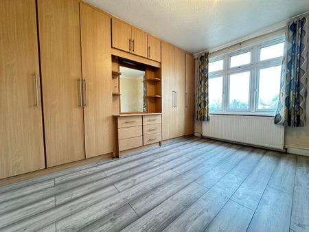 4 bedroom semi-detached house to rent - Photo 4