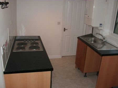 1 Bed - Victoria Street, Gillingham - Photo 5