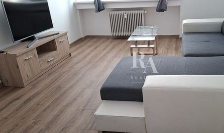 PRENÁJOM 3 - IZBOVÝ ZARIADENÝ BYT BLÍZKE CENTRUM S PARKOVANÍM - Fotografia 4